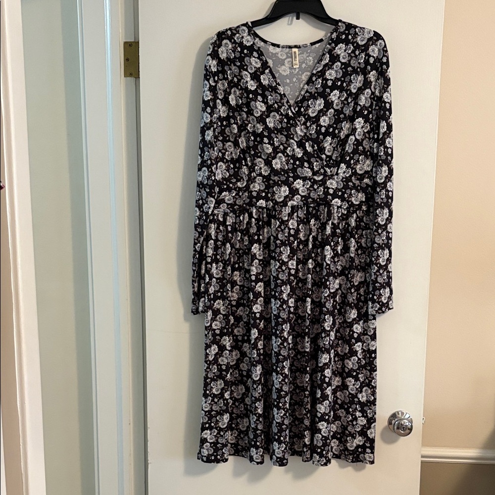 💙Faux Wrap Midi Dress 💜